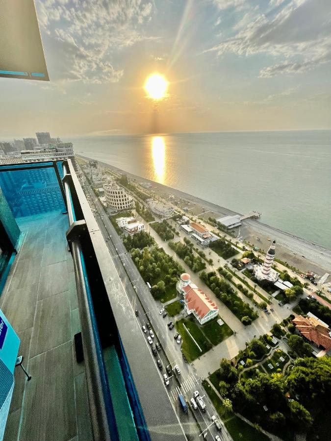 Panorama Aparthotel Orbi City Batumi Exteriör bild