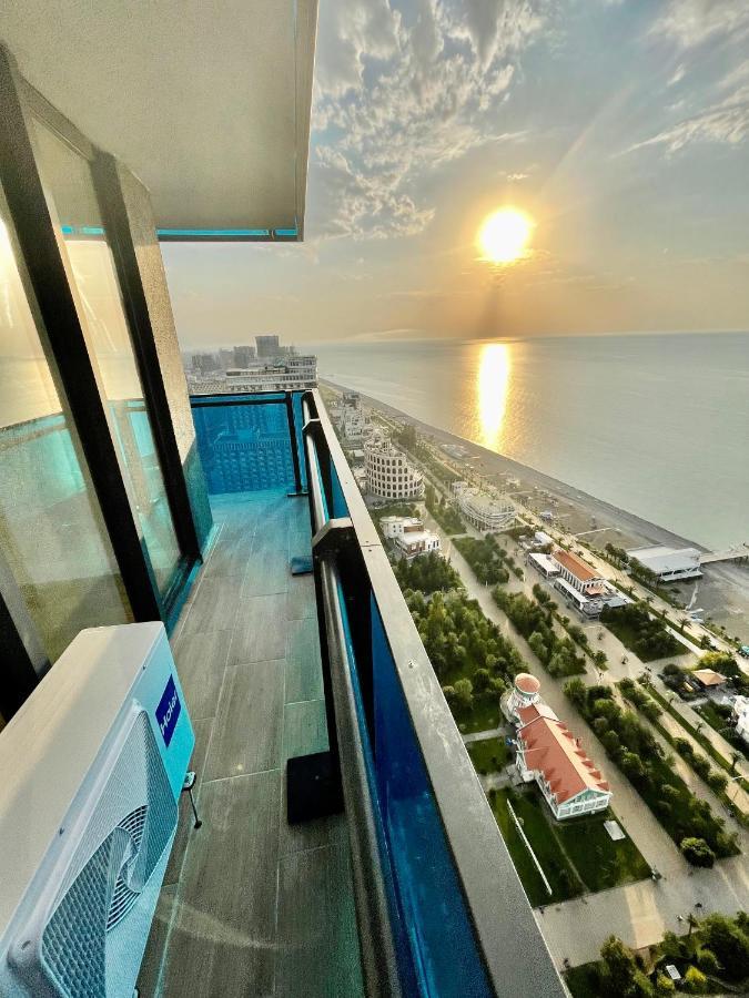 Panorama Aparthotel Orbi City Batumi Exteriör bild