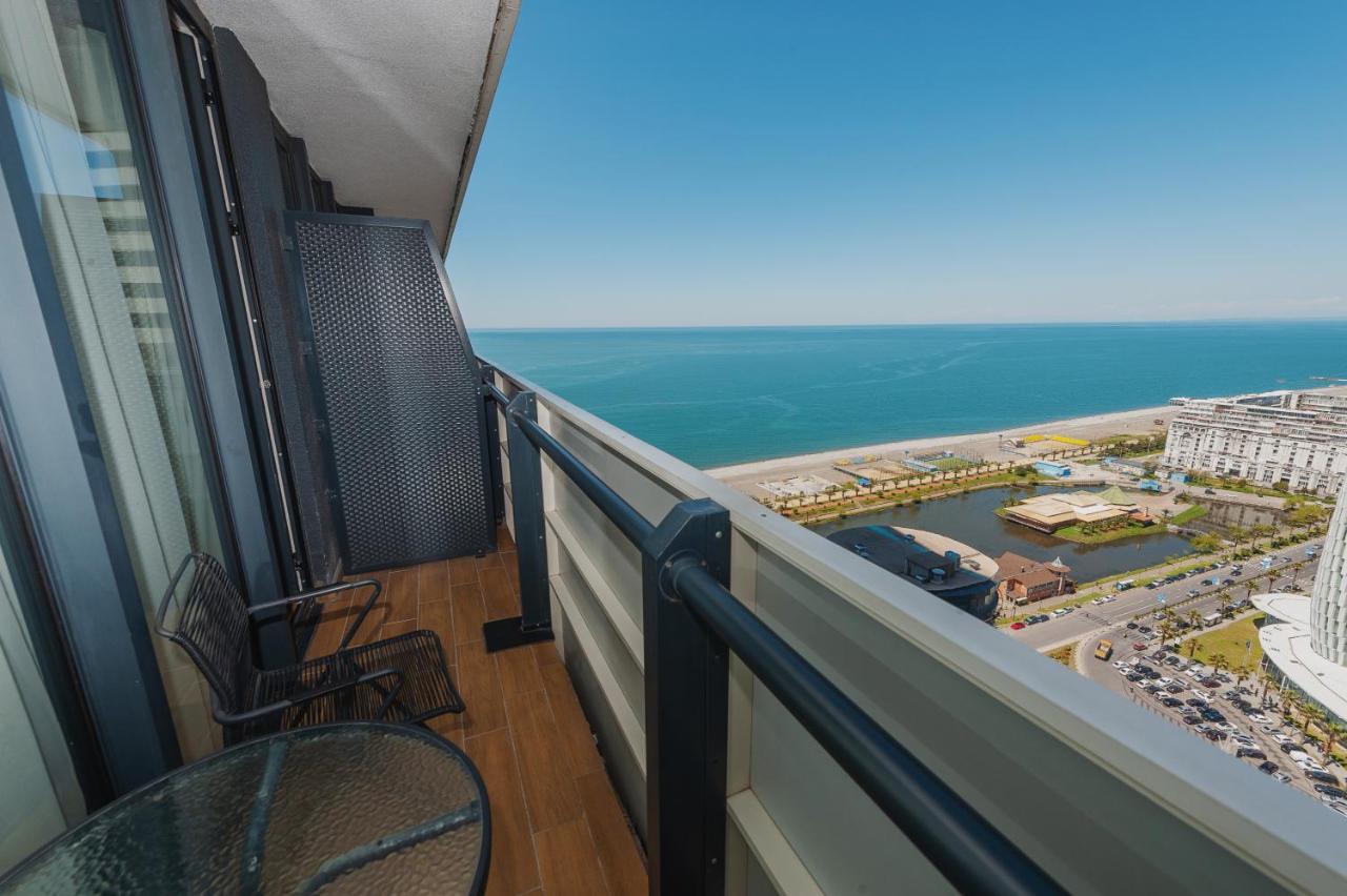 Panorama Aparthotel Orbi City Batumi Exteriör bild
