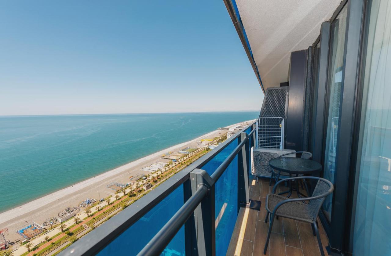 Panorama Aparthotel Orbi City Batumi Exteriör bild